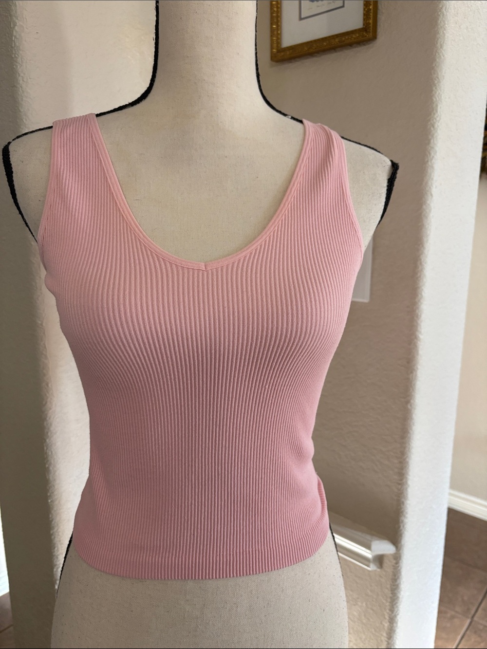 Pink seamless ribbed tank crop cami top size M